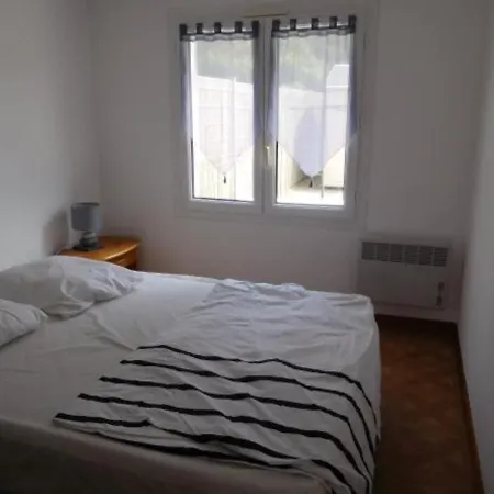 Maison Plain-pied Au Calme, Proche Et Commerces, Animaux Bienvenus Sur Demande - Fr-1-476-91 * La Faute-sur-Mer